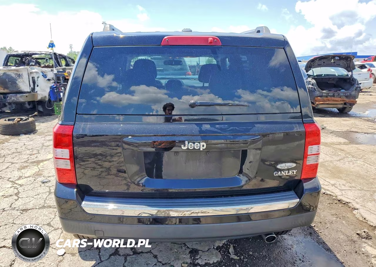 2016 Jeep Patriot Latitude VIN:1C4NJPFA9GD683587 - 6