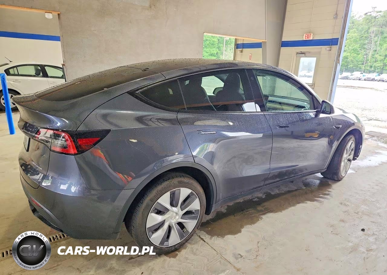 2022 Tesla Model Y VIN:7SAYGDEE9NA005510 - 3
