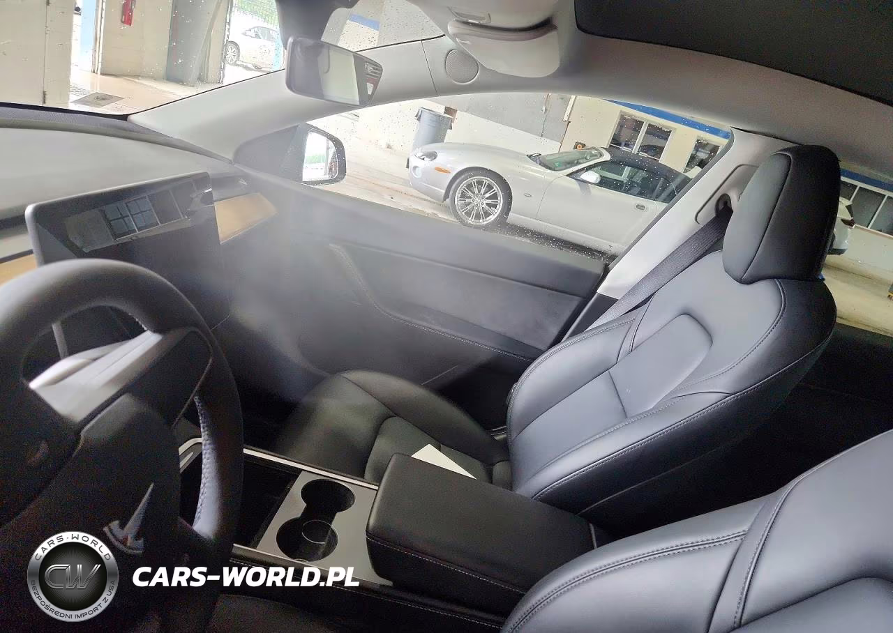 2022 Tesla Model Y VIN:7SAYGDEE9NA005510 - 8