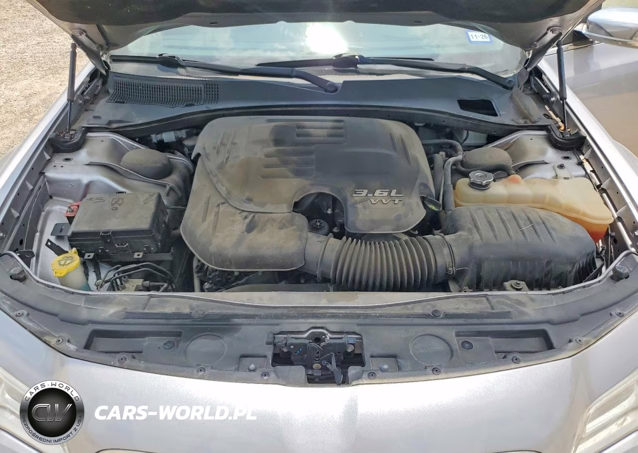 2018 Chrysler 300 Limited VIN:2C3CCAEG2JH198744 - 11