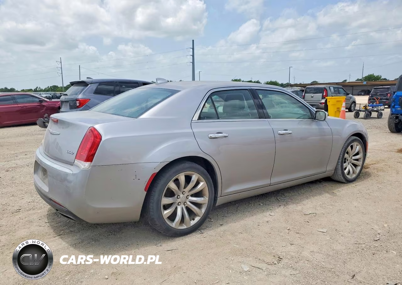 2018 Chrysler 300 Limited VIN:2C3CCAEG2JH198744 - 3