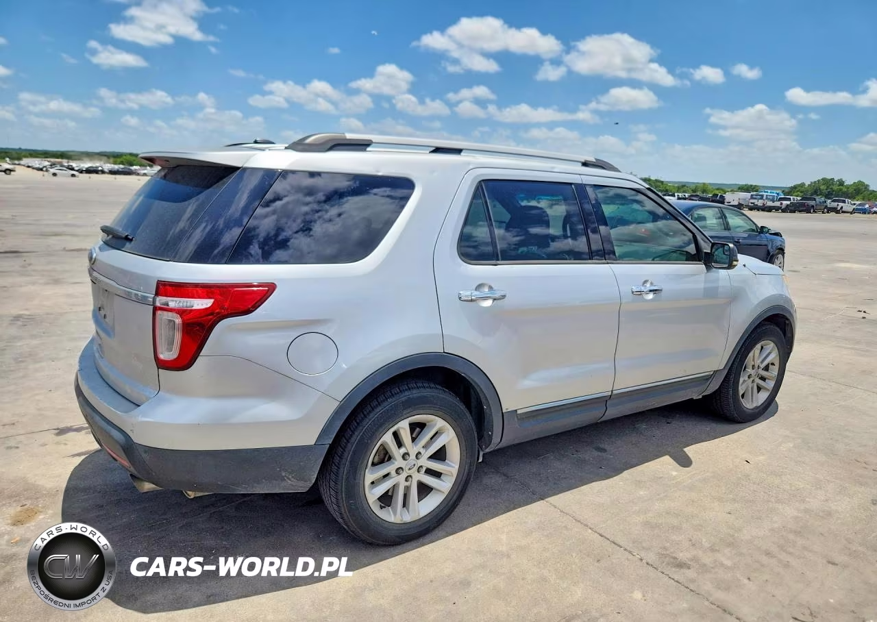 2011 Ford Explorer Xlt VIN:1FMHK7D80BGA31664 - 3