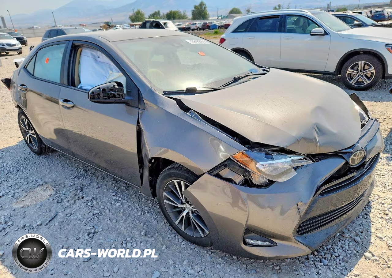 2017 Toyota Corolla Le VIN:2T1BURHE9HC841981 - 4