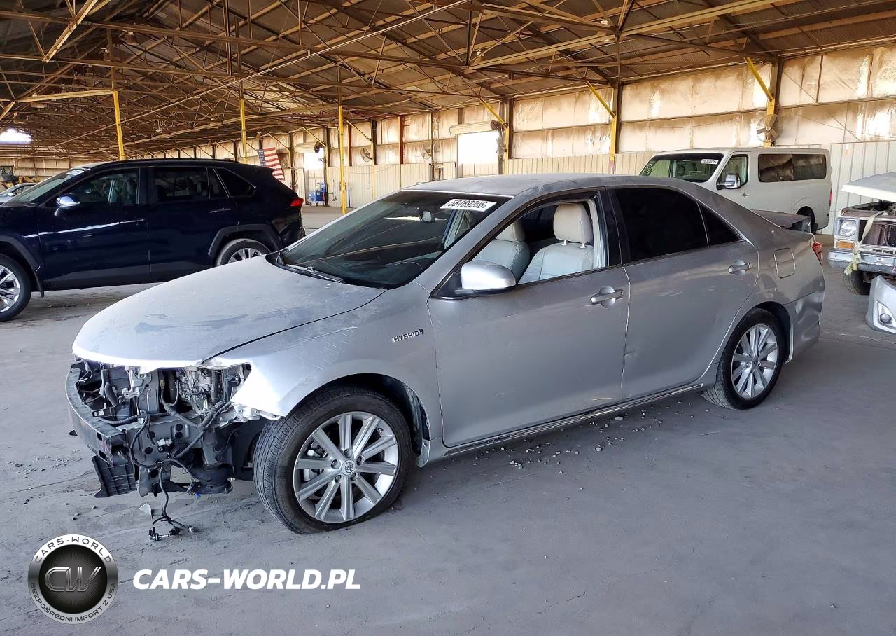 2013 Toyota Camry Hybrid Xle – zdjęcie 1 z 13