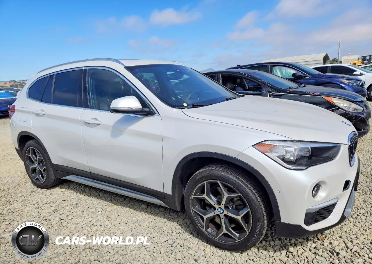 2018 BMW X1 xDrive28I VIN:WBXHT3C39J5L28204 - 4