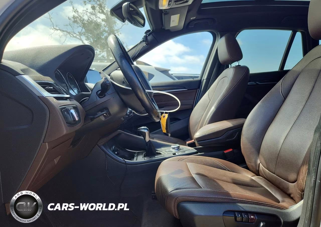 2018 BMW X1 xDrive28I VIN:WBXHT3C39J5L28204 - 7