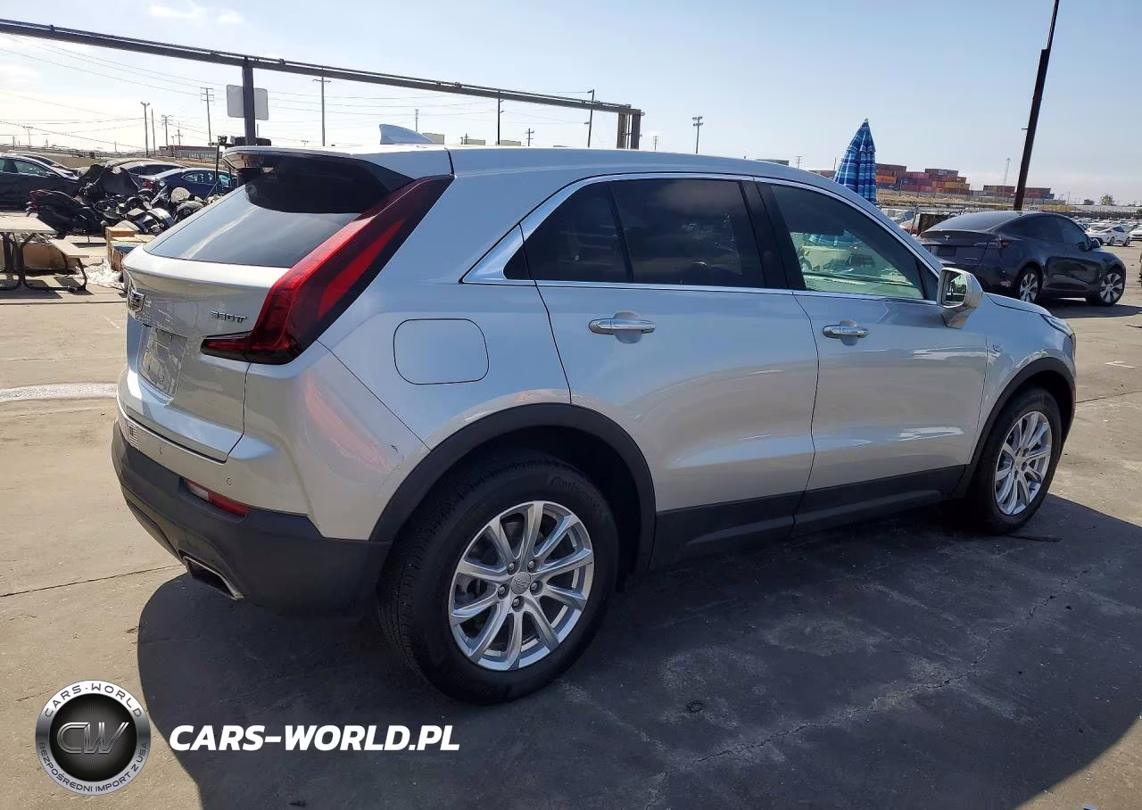 2021 Cadillac Xt4 Luxury VIN:1GYAZAR46MF003200 - 3