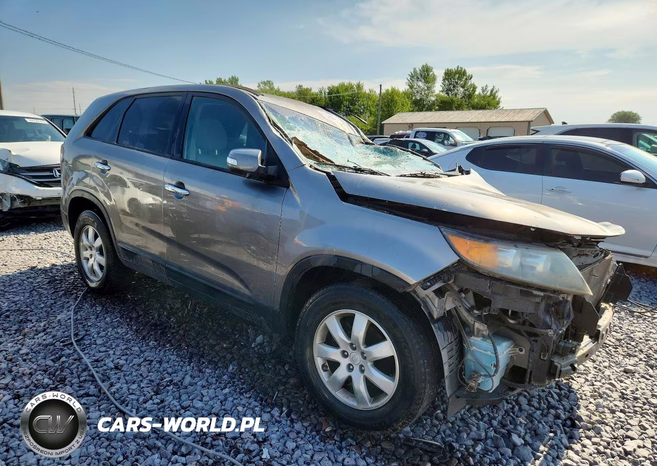 2011 Kia Sorento Lx VIN:5XYKT3A19BG130851 - 4