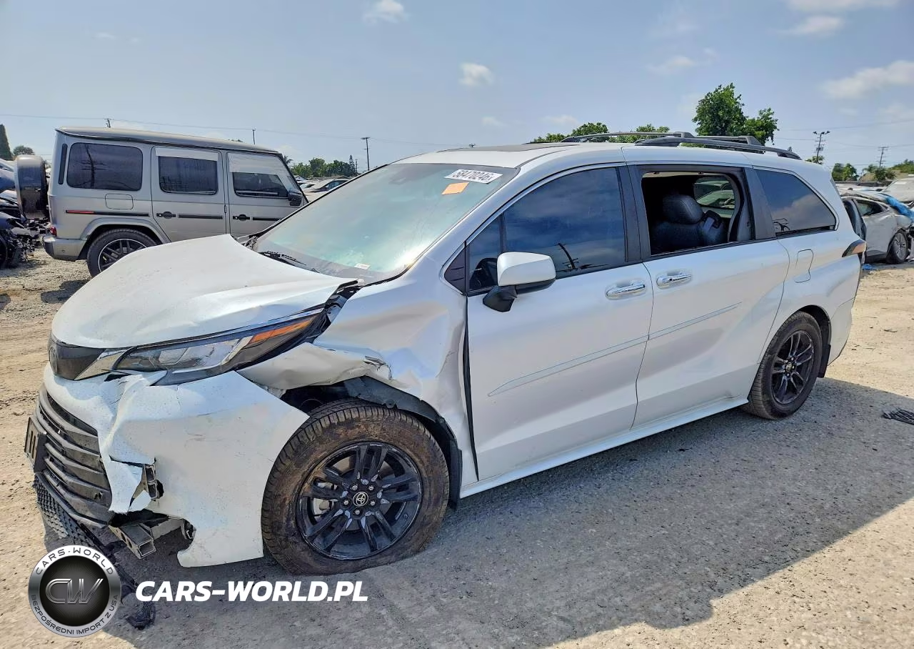 2023 Toyota Sienna Xle – zdjęcie 1 z 13