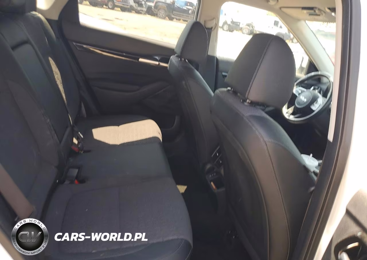 2025 Kia Seltos S VIN:KNDEUCAAXS7707359 - 11