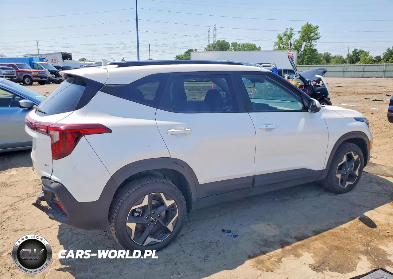 2025 Kia Seltos S VIN:KNDEUCAAXS7707359 - 3