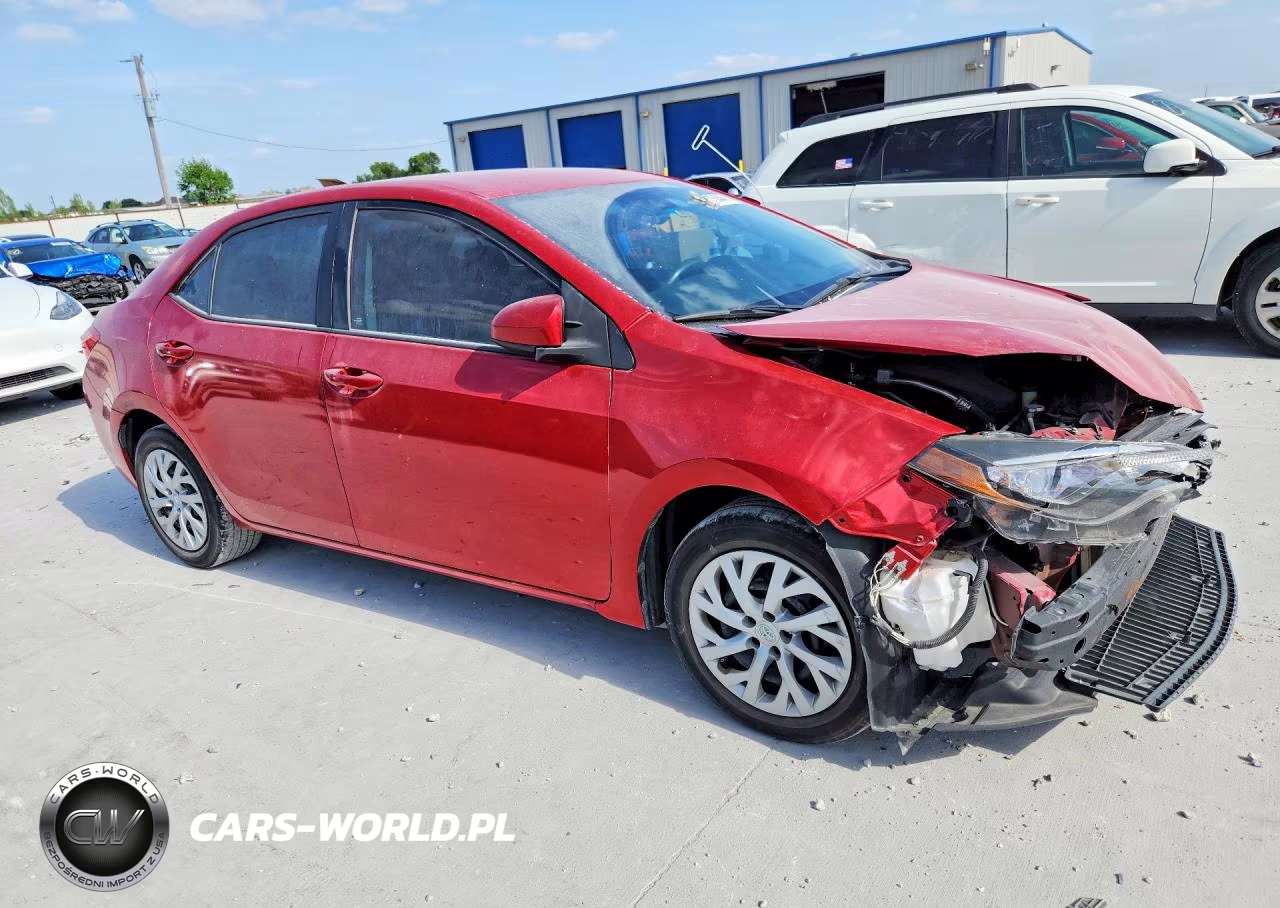 2017 Toyota Corolla Le VIN:5YFBURHE5HP631796 - 4