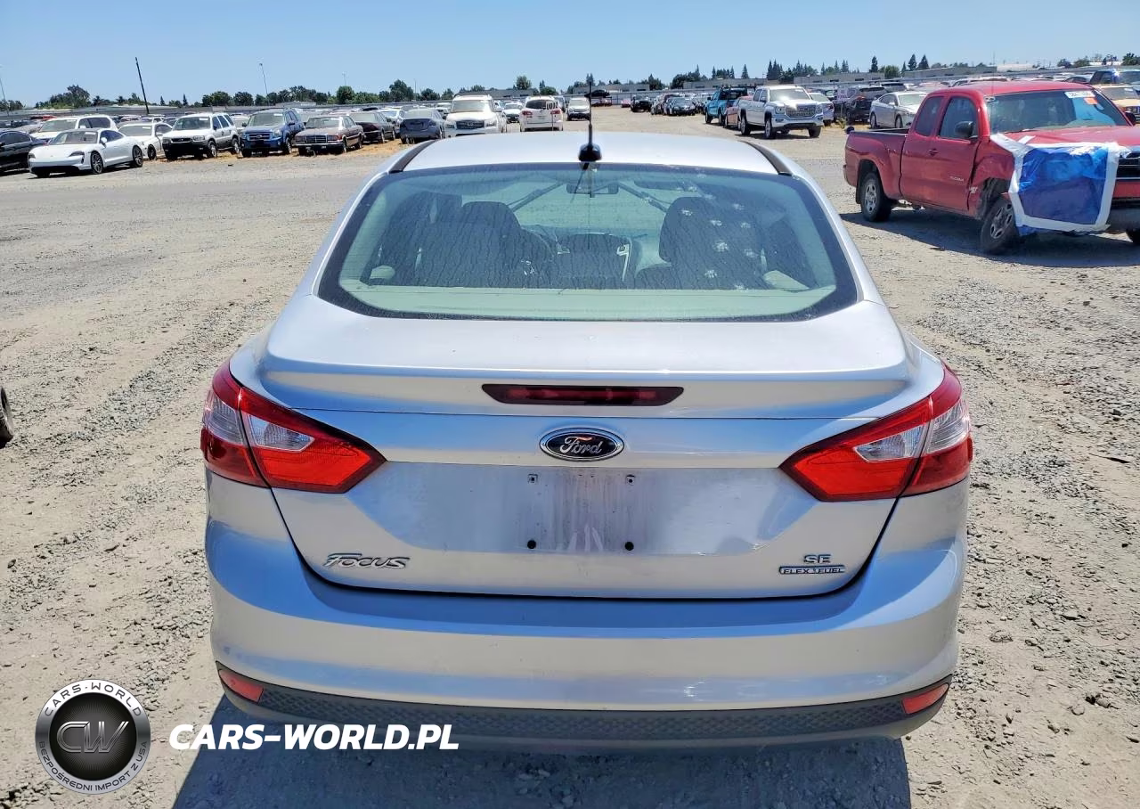 2014 Ford Focus Se VIN:1FADP3F26EL124146 - 6