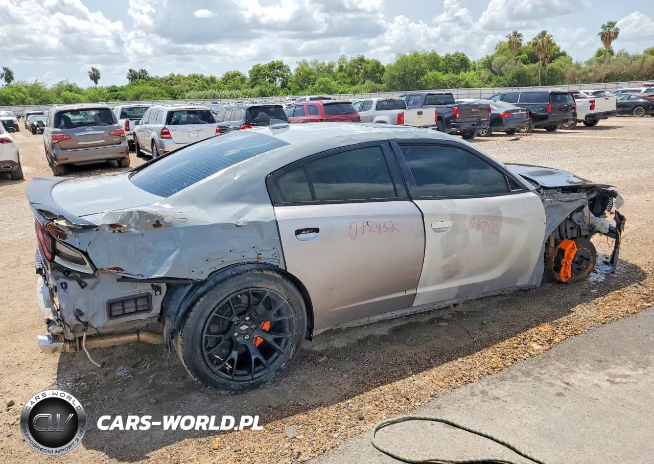 2022 Dodge Charger Scat Pack VIN:2C3CDXGJ9NH155162 - 3