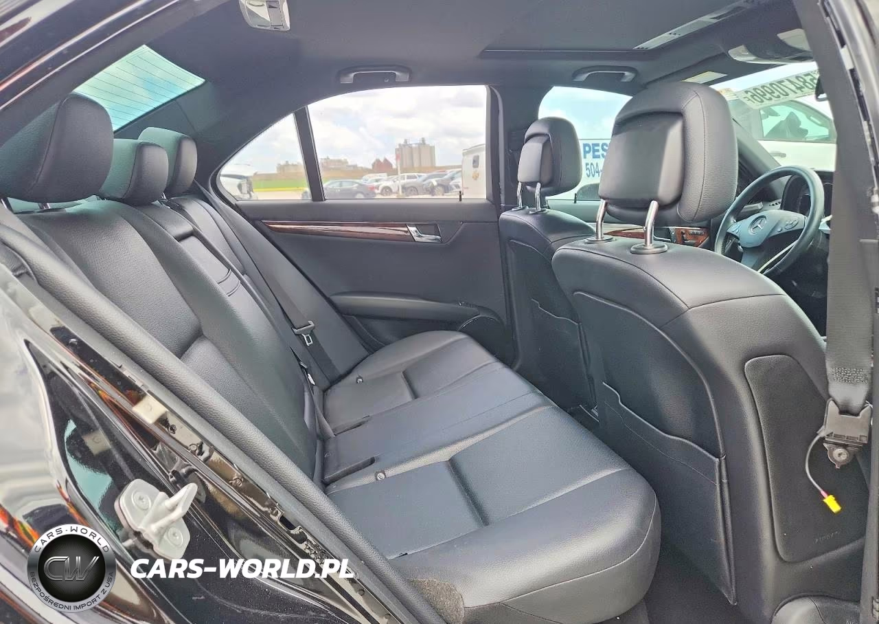 2011 Mercedes-Benz C 300 VIN:WDDGF5EB8BR185276 - 10