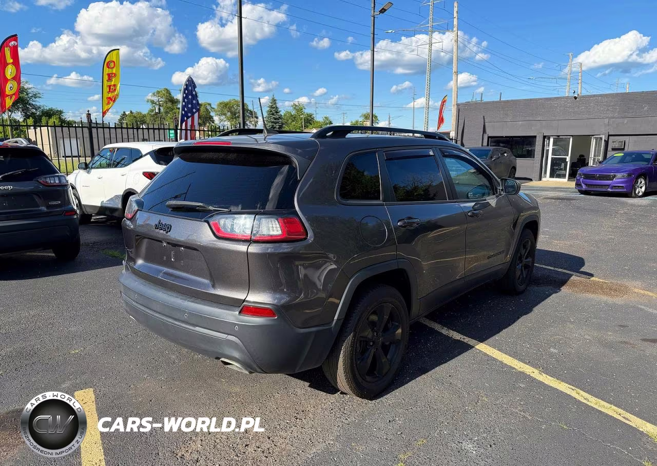 2019 Jeep Cherokee Latitude Plus VIN:1C4PJMLN3KD489614 - 4