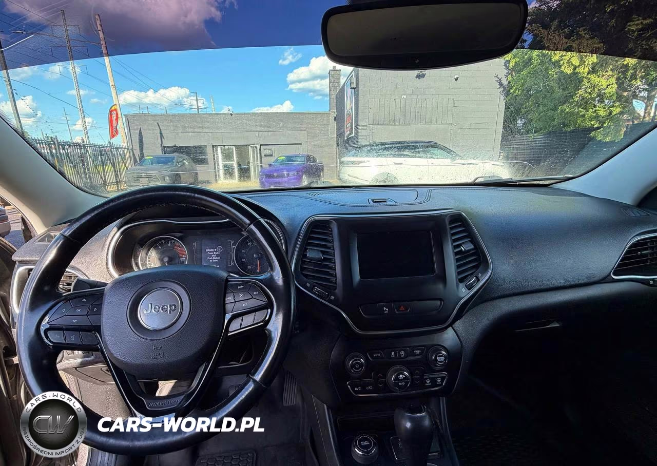 2019 Jeep Cherokee Latitude Plus VIN:1C4PJMLN3KD489614 - 9