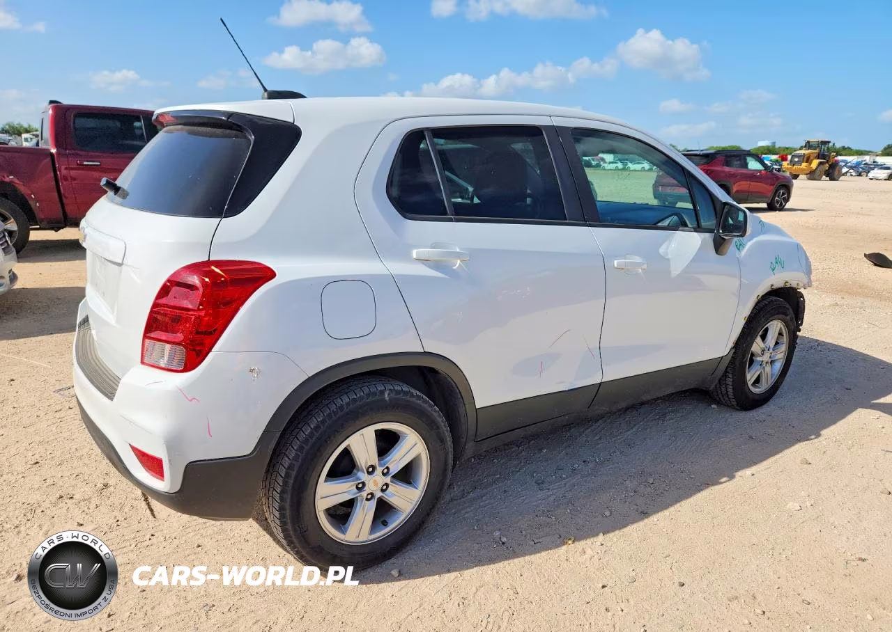 2020 Chevrolet Trax Ls VIN:KL7CJKSB0LB314256 - 3