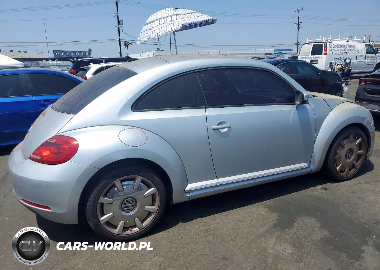 2012 Volkswagen Beetle VIN:3VWJP7AT8CM661324 - 3