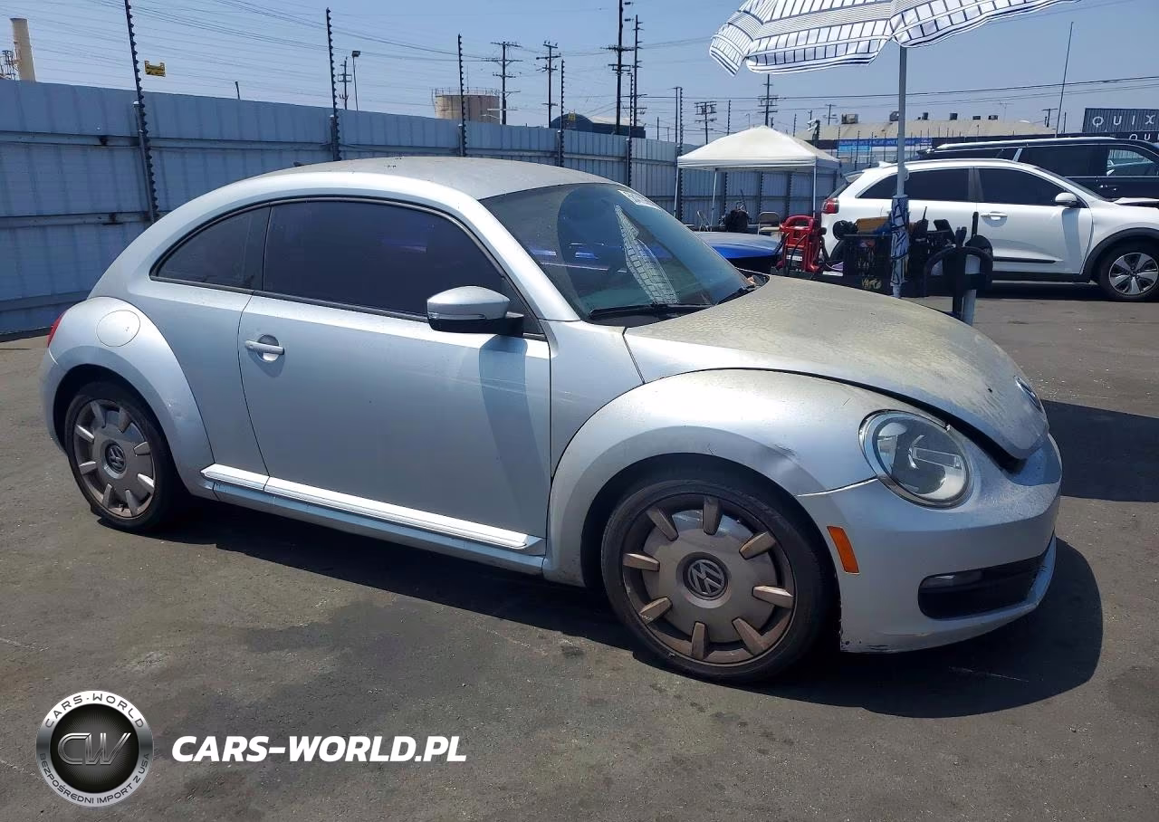 2012 Volkswagen Beetle VIN:3VWJP7AT8CM661324 - 4
