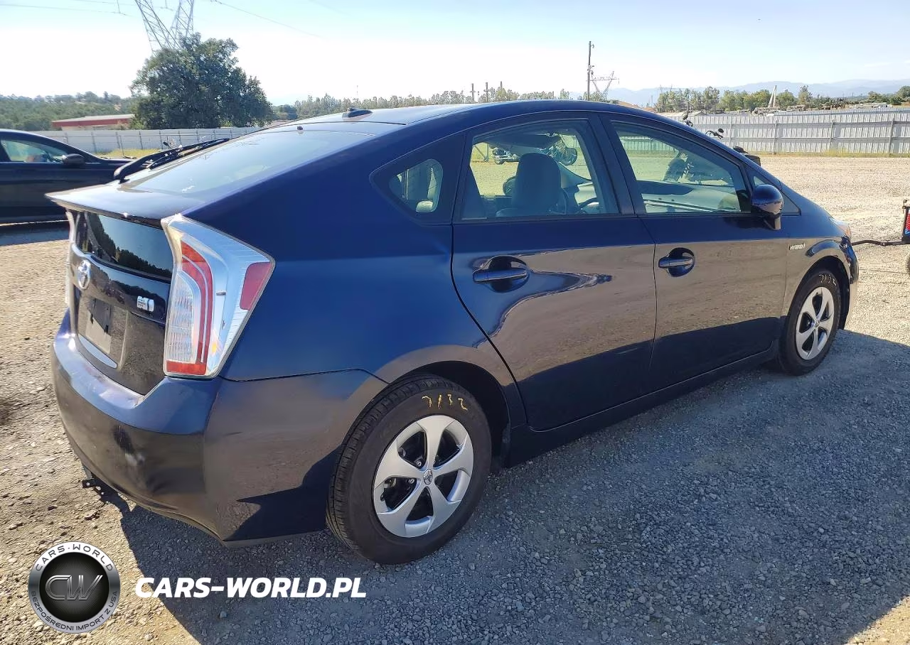 2015 Toyota Prius Four VIN:JTDKN3DU4F0425674 - 3
