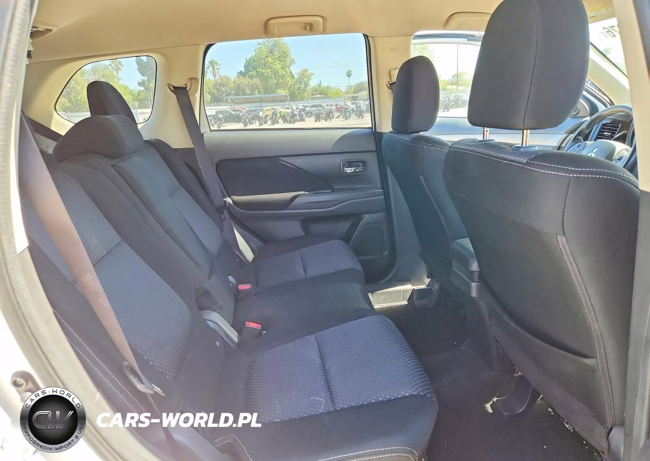 2016 Mitsubishi Outlander VIN:JA4AD2A36GZ052097 - 11