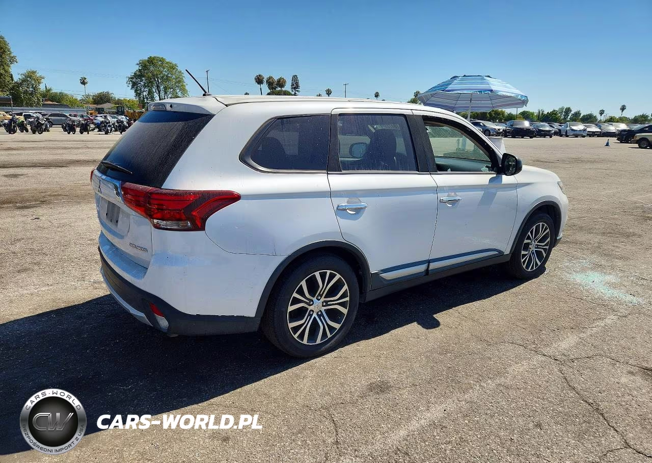 2016 Mitsubishi Outlander VIN:JA4AD2A36GZ052097 - 3