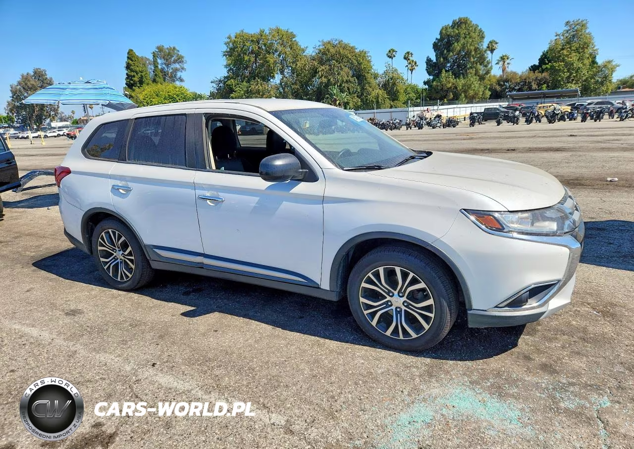 2016 Mitsubishi Outlander VIN:JA4AD2A36GZ052097 - 4