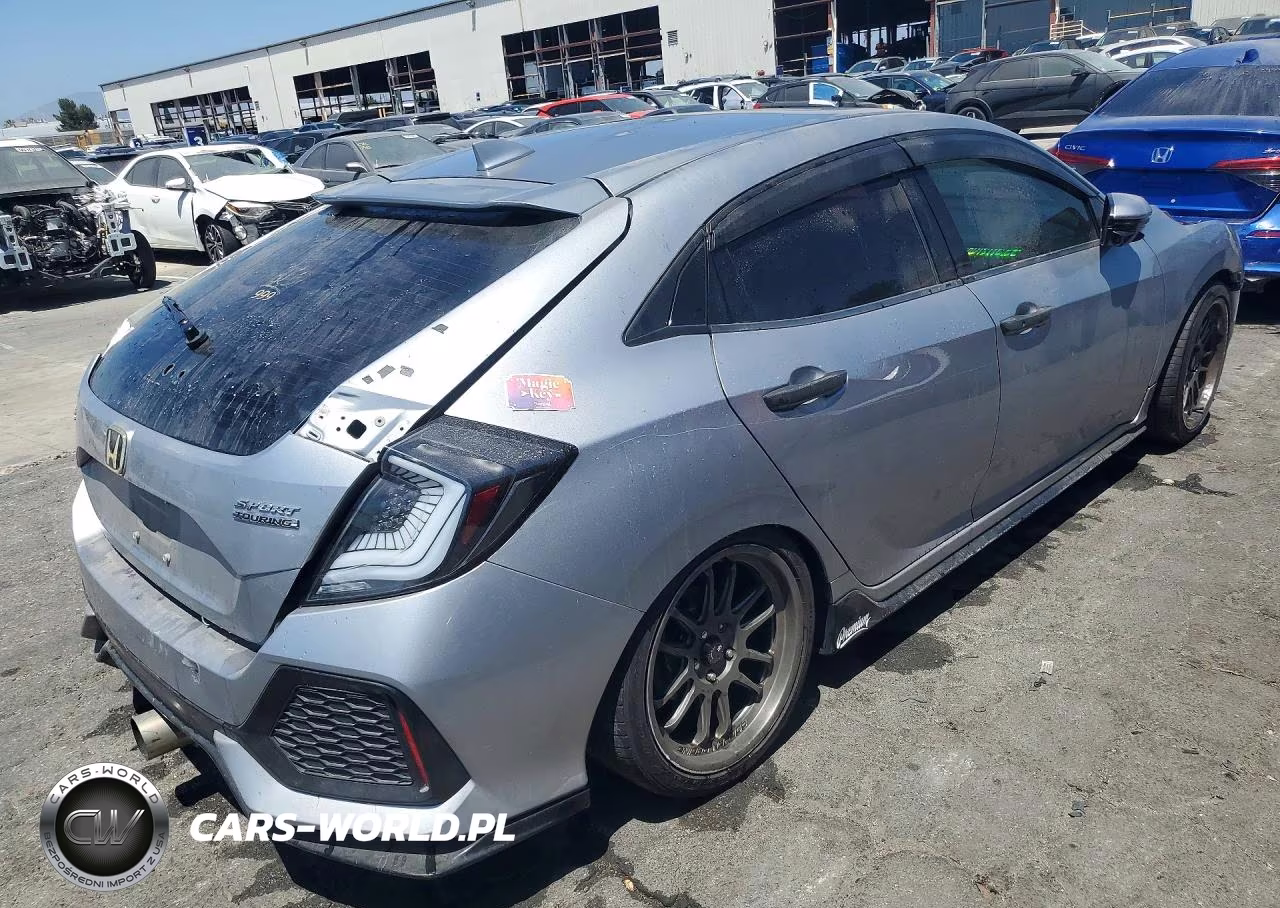 2017 Honda Civic Sport Touring VIN:SHHFK7H95HU415603 - 3