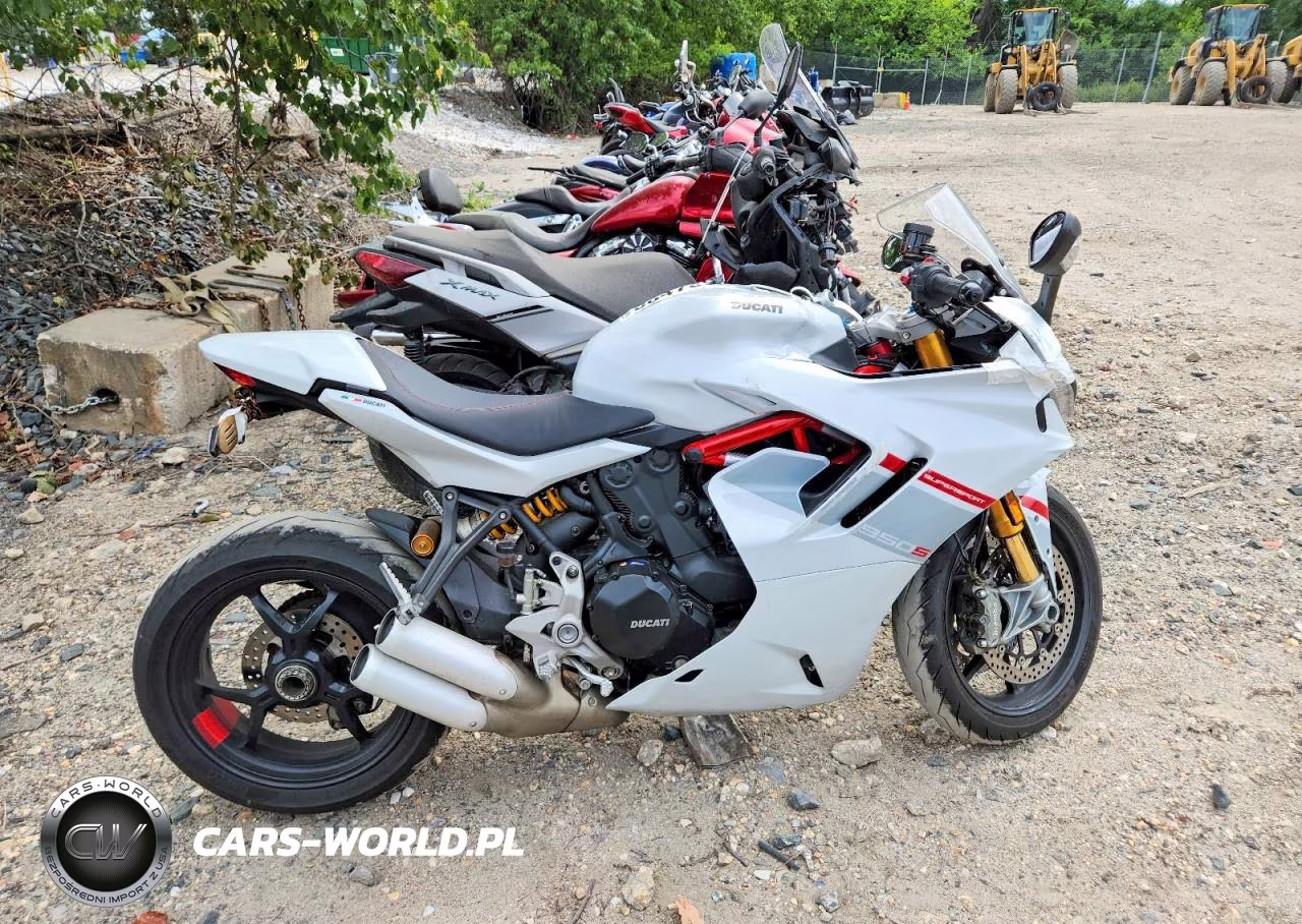 2024 Ducati Supersport – zdjęcie 1 z 9
