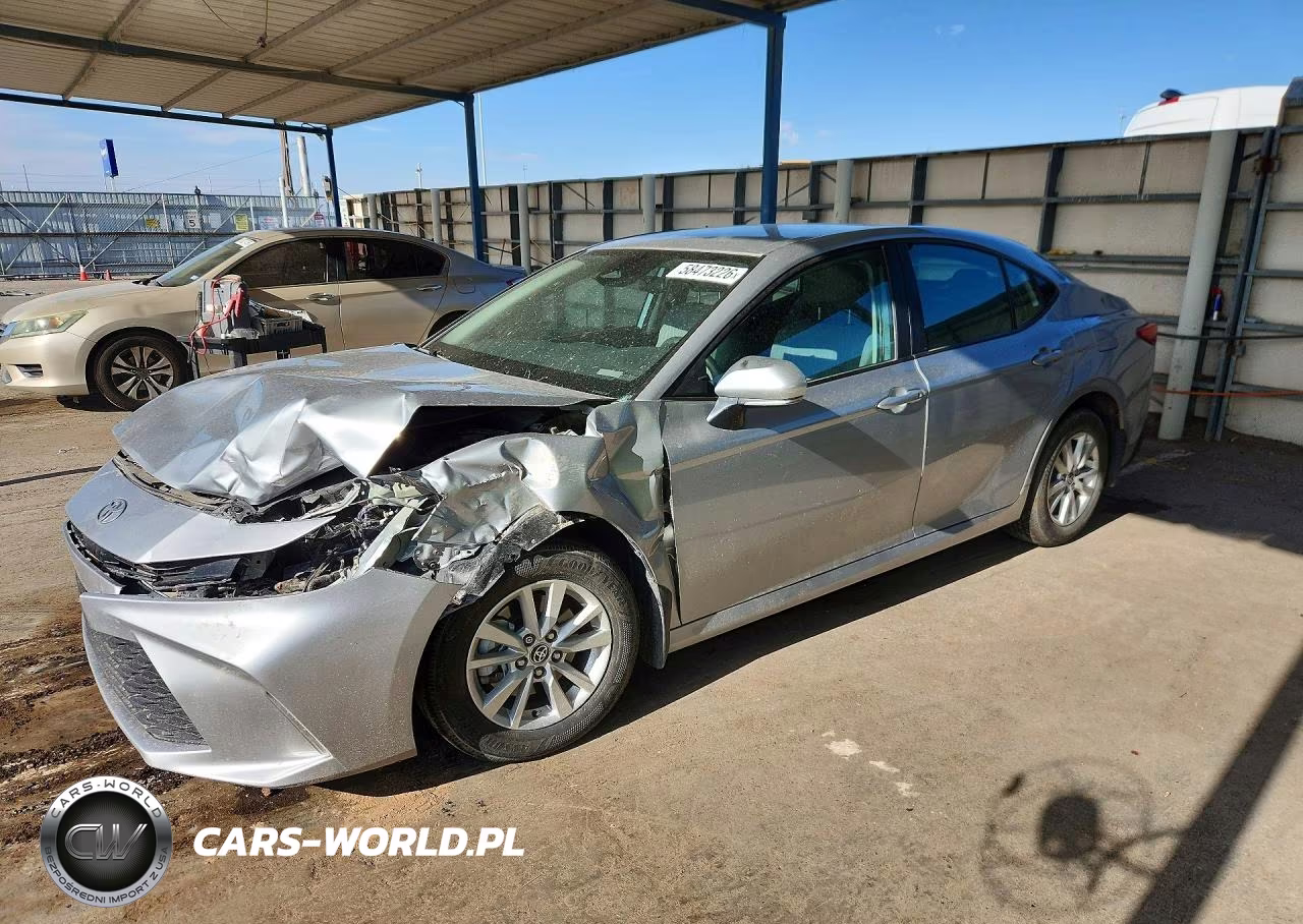2025 Toyota Camry Le – zdjęcie 1 z 12