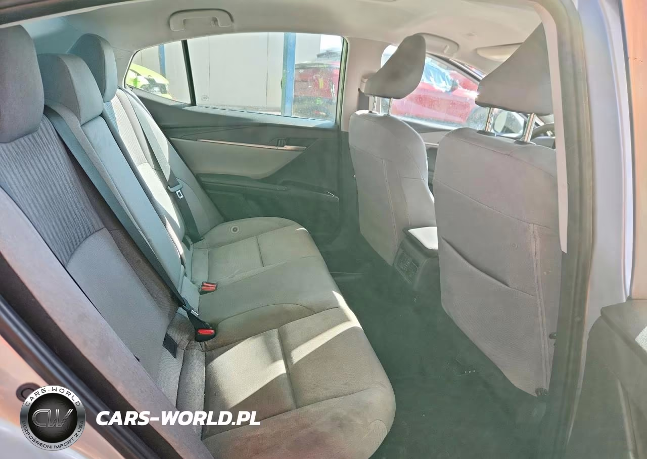 2025 Toyota Camry Le VIN:4T1DAACKXSU070484 - 10