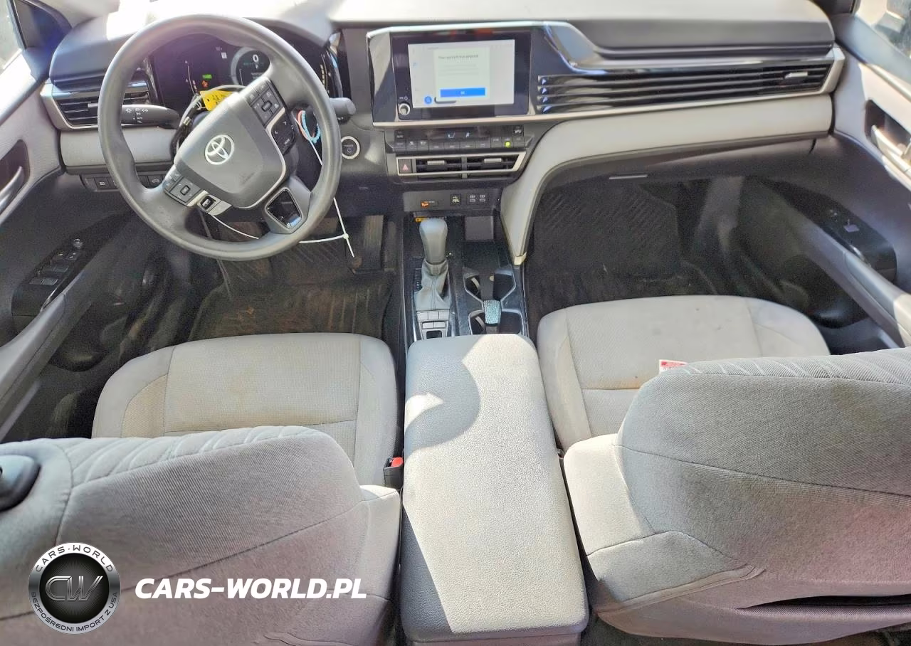 2025 Toyota Camry Le VIN:4T1DAACKXSU070484 - 8