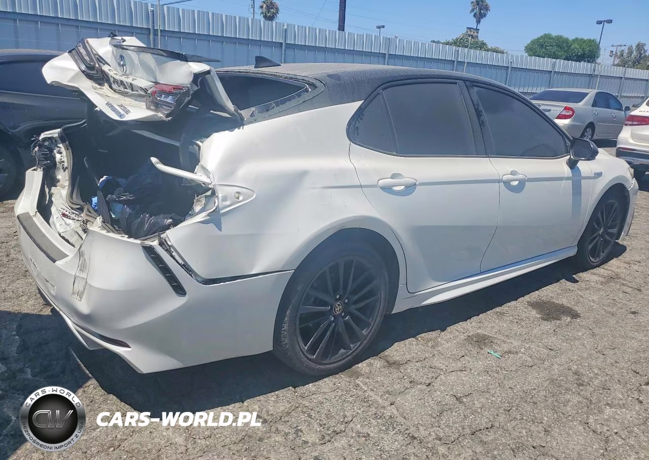 2021 Toyota Camry Xse VIN:4T1K31AK1MU024159 - 3