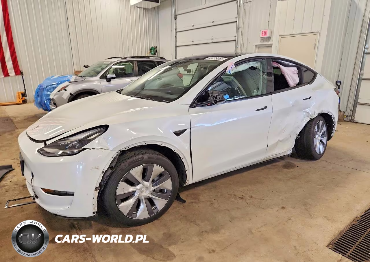 2024 Tesla Model Y – zdjęcie 1 z 13