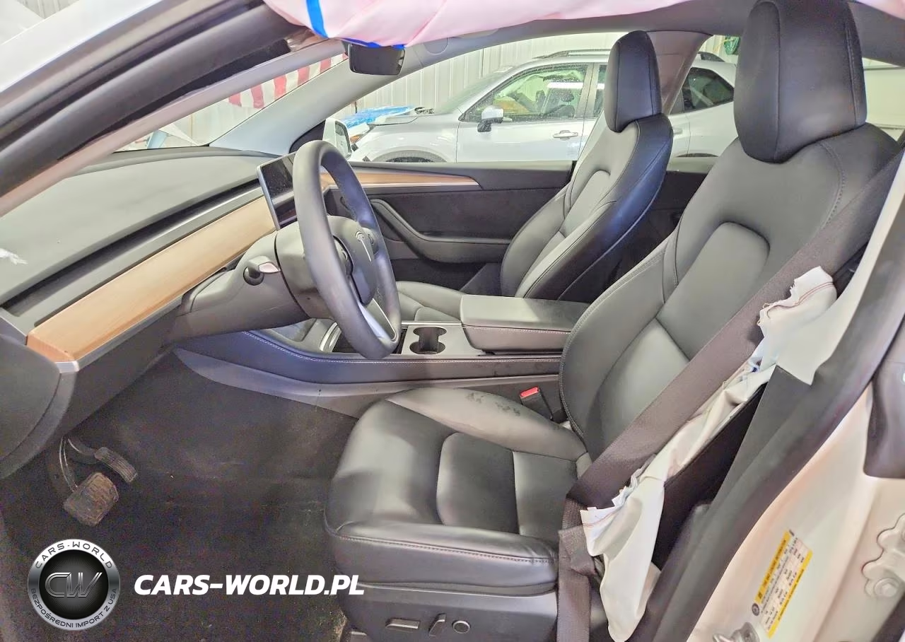 2024 Tesla Model Y VIN:7SAYGDEE1RA256009 - 7