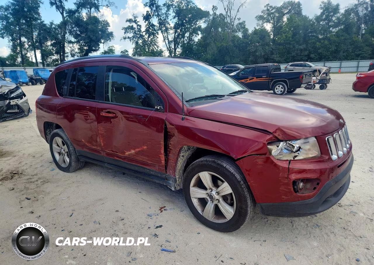 2012 Jeep Compass Latitude VIN:1C4NJDEB5CD525153 - 4