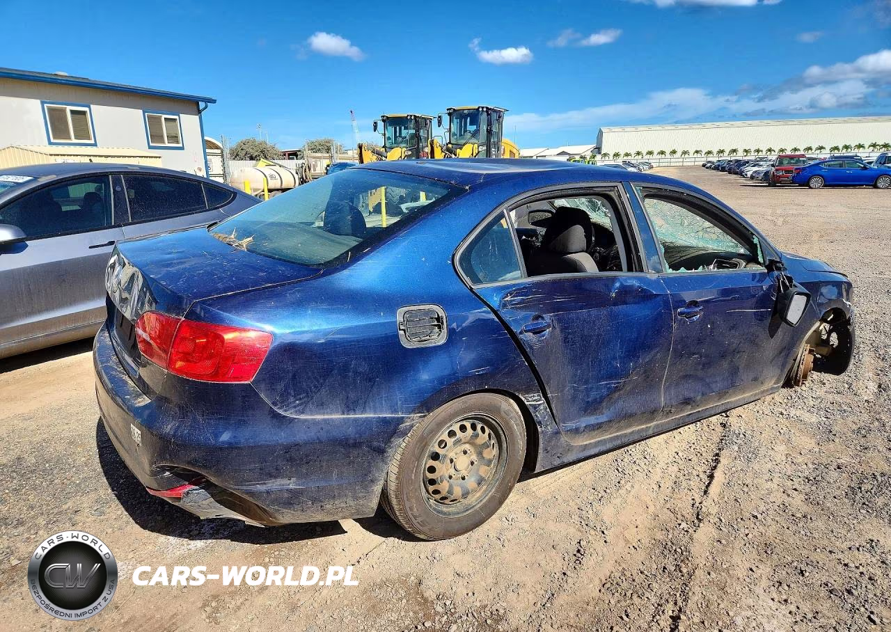2014 Volkswagen Jetta Base VIN:3VW2K7AJ3EM232841 - 3
