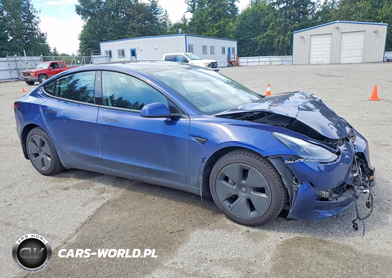 2022 Tesla Model 3 VIN:5YJ3E1EB0NF131680 - 4