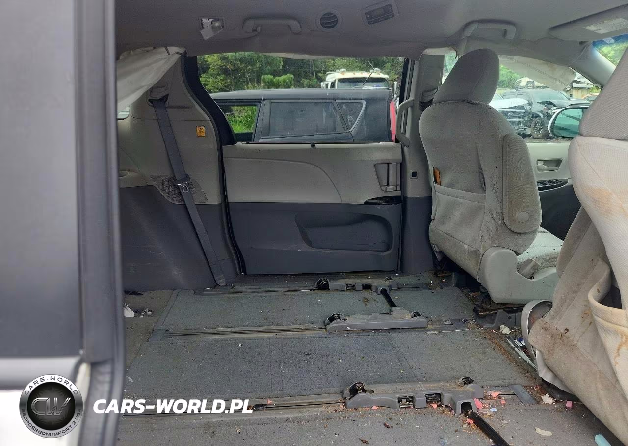 2013 Toyota Sienna Le VIN:5TDJK3DC1DS056729 - 10