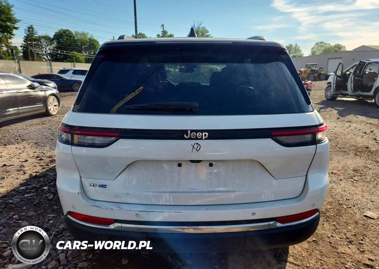 2023 Jeep Grand Cherokee Limited 4Xe VIN:1C4RJYB65PC610831 - 6