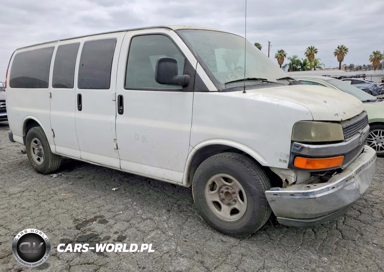 2008 Chevrolet Express G1500 VIN:1GBFG154381185730 - 4