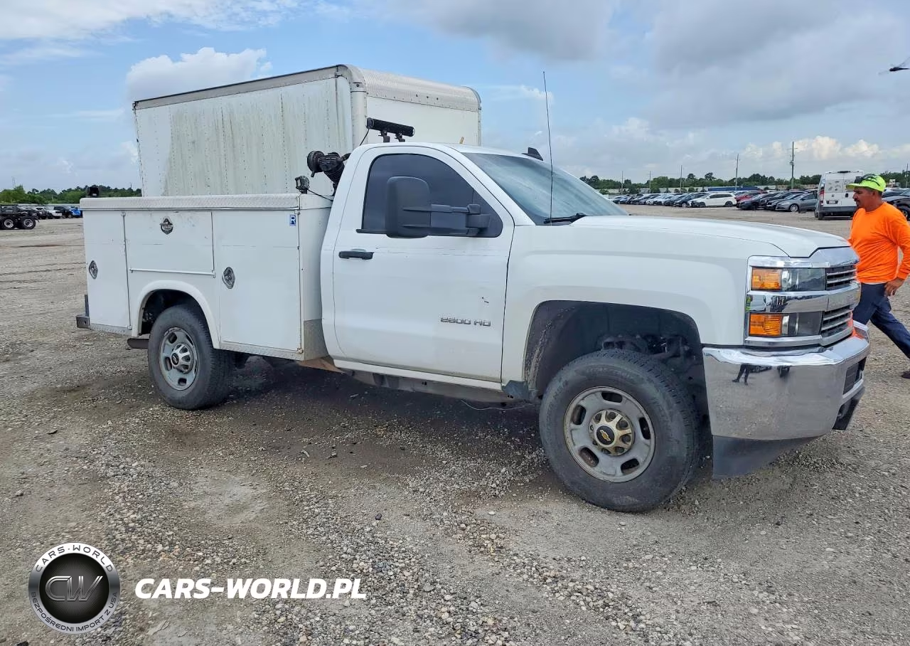 2016 Chevrolet Silverado VIN:1GB0CUEG3GZ282343 - 4