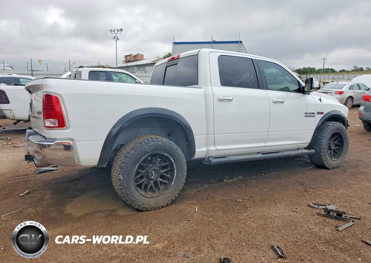 2015 Ram 1500 Laramie VIN:1C6RR7NM6FS707383 - 3