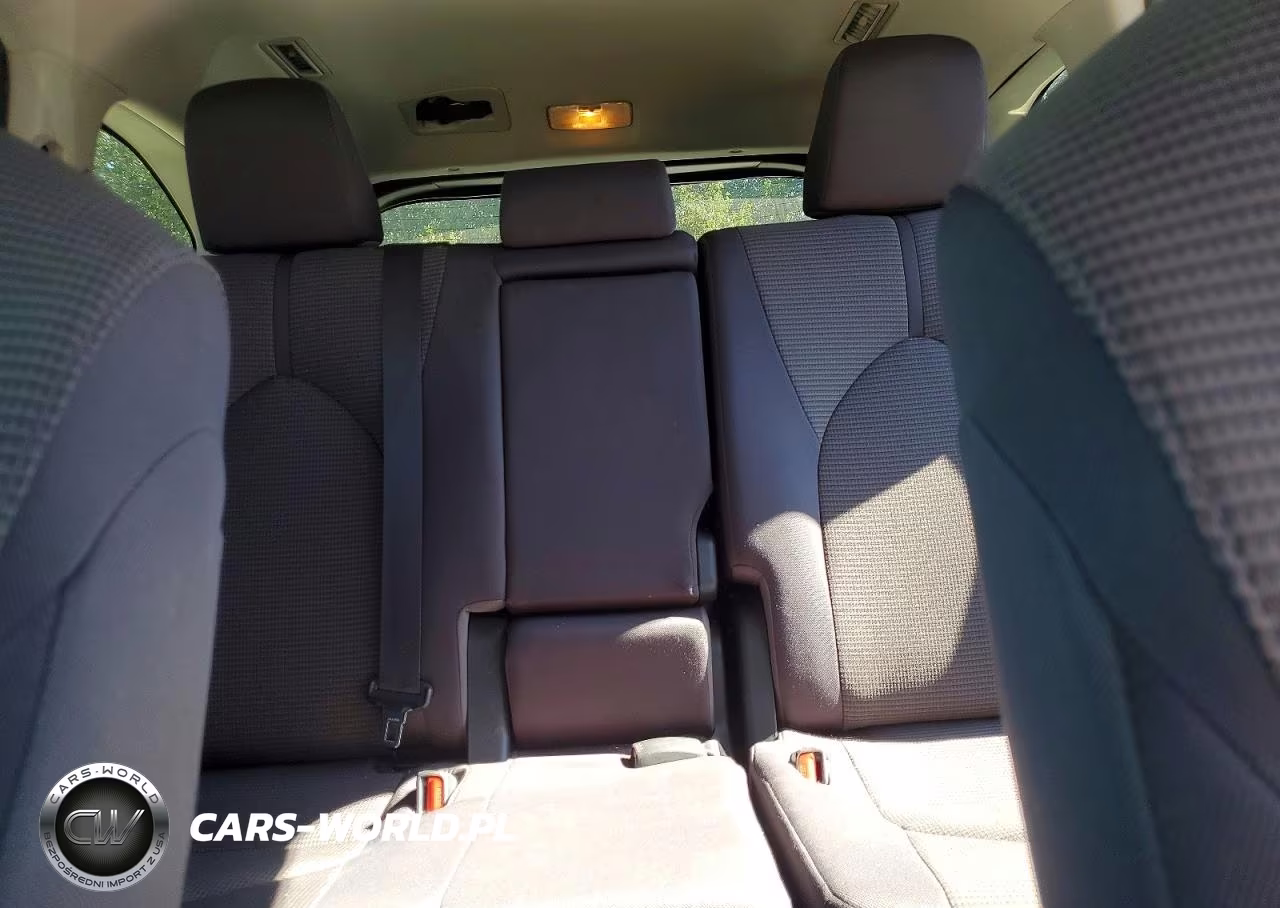 2021 Toyota Highlander L VIN:5TDCZRBH2MS559210 - 10