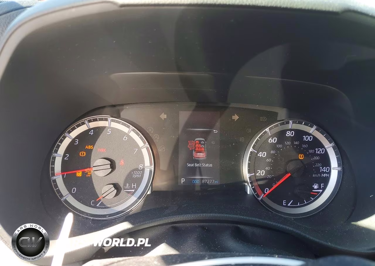 2021 Toyota Highlander L VIN:5TDCZRBH2MS559210 - 9