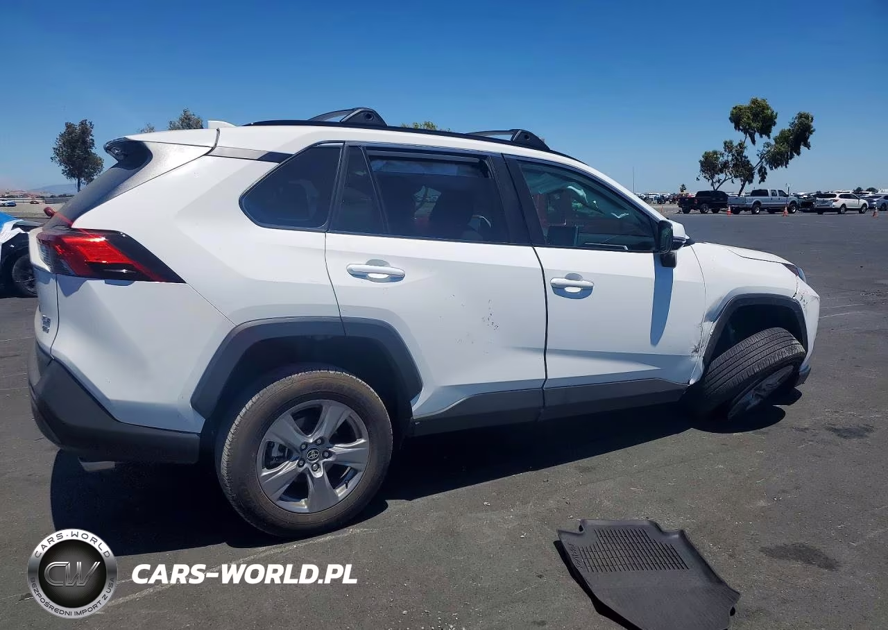2025 Toyota Rav4 Xle VIN:2T3P1RFV1SW566718 - 3