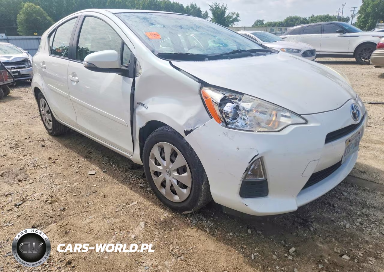 2014 Toyota Prius C Two VIN:JTDKDTB34E1080250 - 4