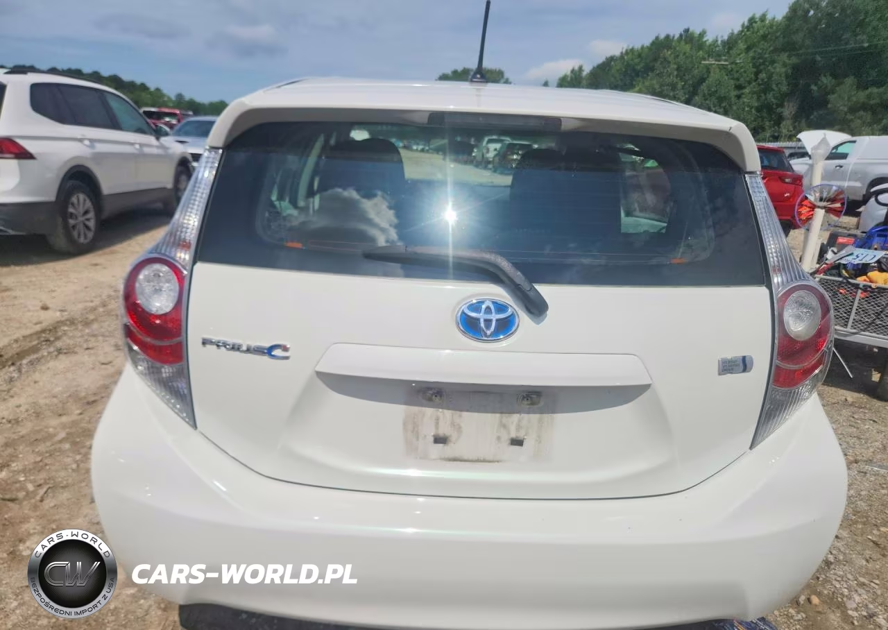 2014 Toyota Prius C Two VIN:JTDKDTB34E1080250 - 6