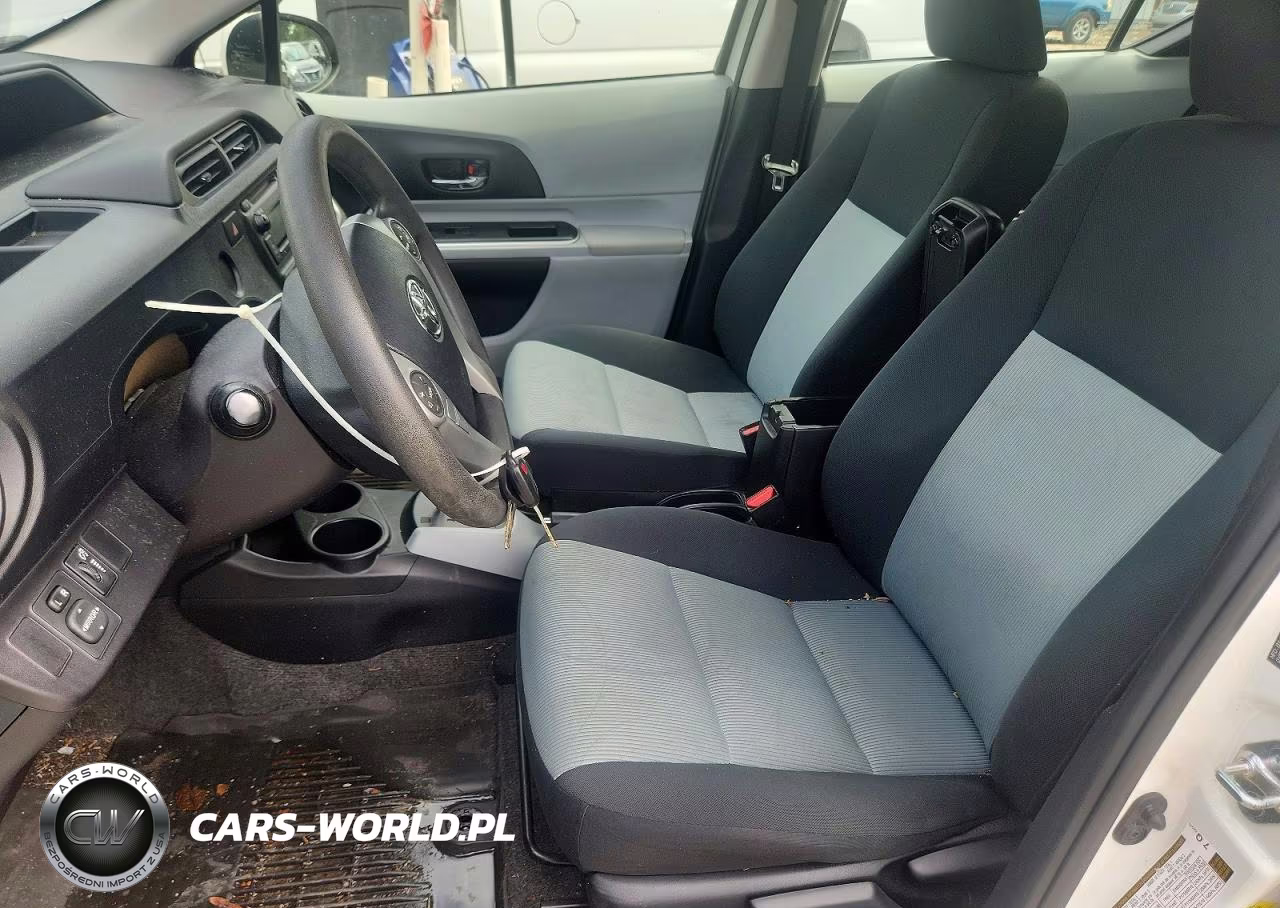 2014 Toyota Prius C Two VIN:JTDKDTB34E1080250 - 7